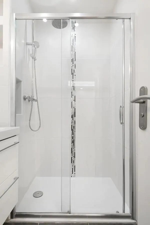 3 Double Bedrooms Apartment In Montmartre Near Subway Ac Paris