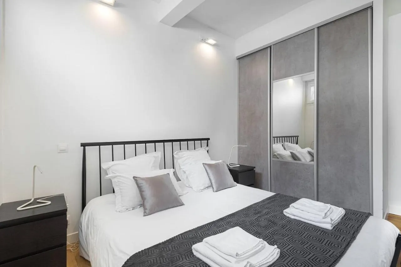 3 Double Bedrooms Apartment In Montmartre Near Subway Ac Paris