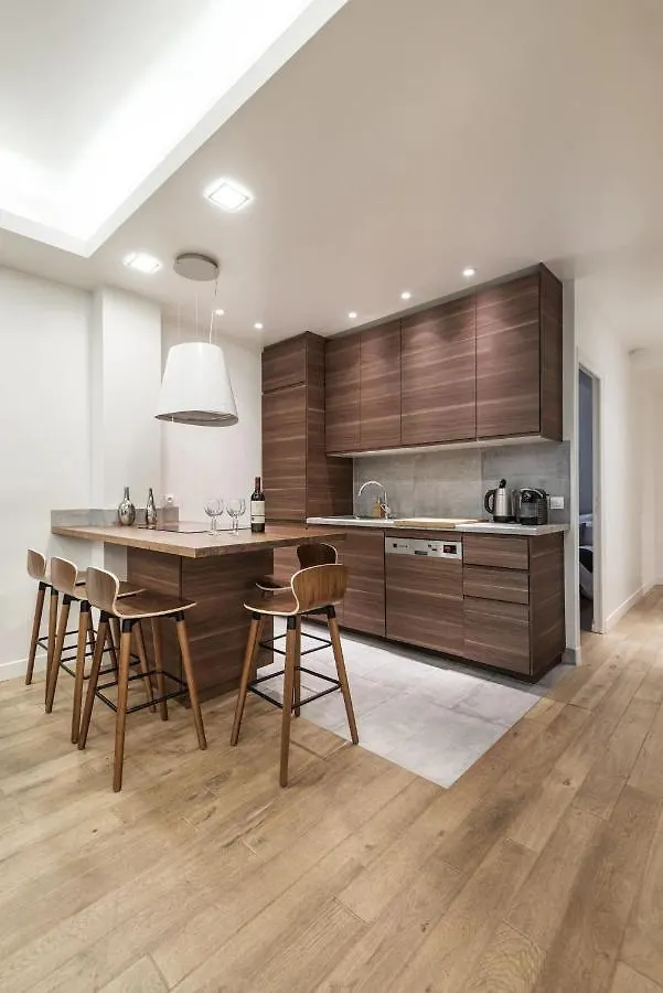 3 Double Bedrooms Apartment In Montmartre Near Subway Ac Paris 0*,  France