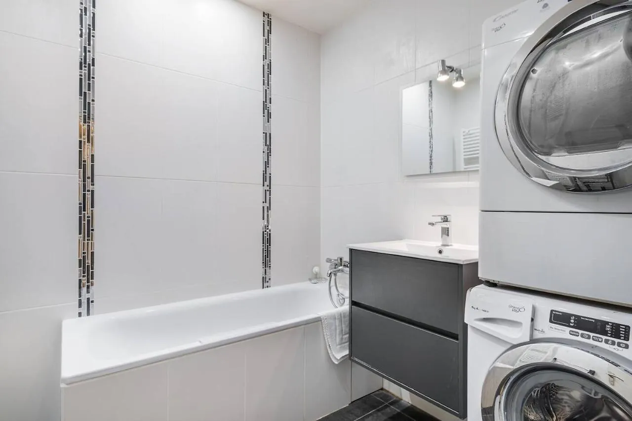 3 Double Bedrooms Apartment In Montmartre Near Subway Ac Paris France