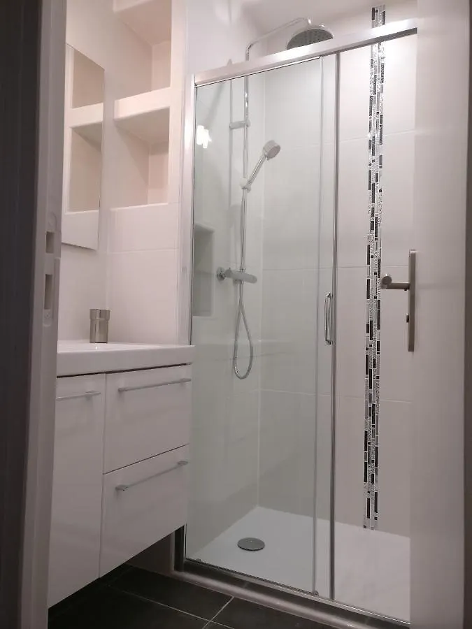 3 Double Bedrooms Apartment In Montmartre Near Subway Ac Paris