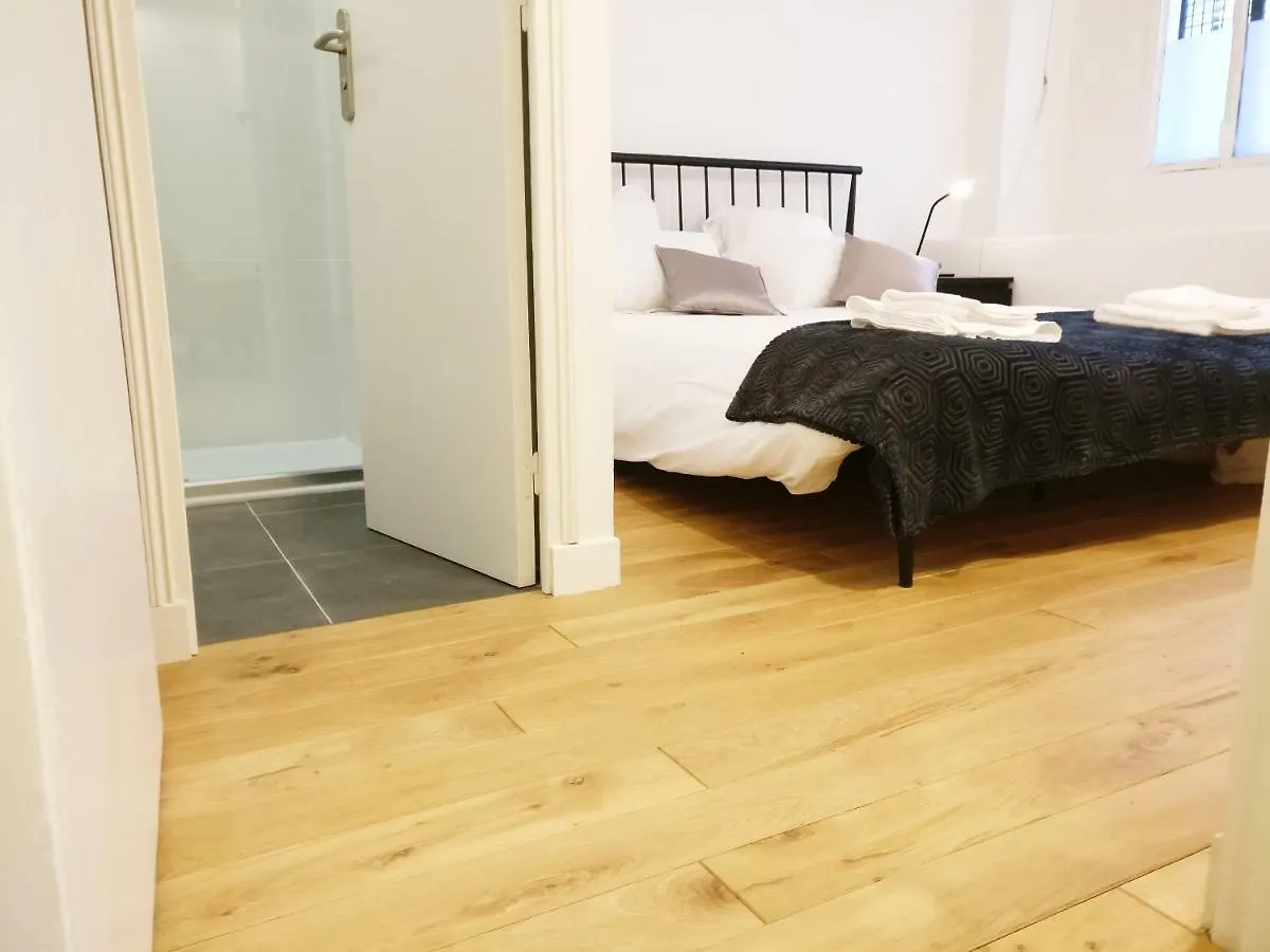 3 Double Bedrooms Apartment In Montmartre Near Subway Ac Paris