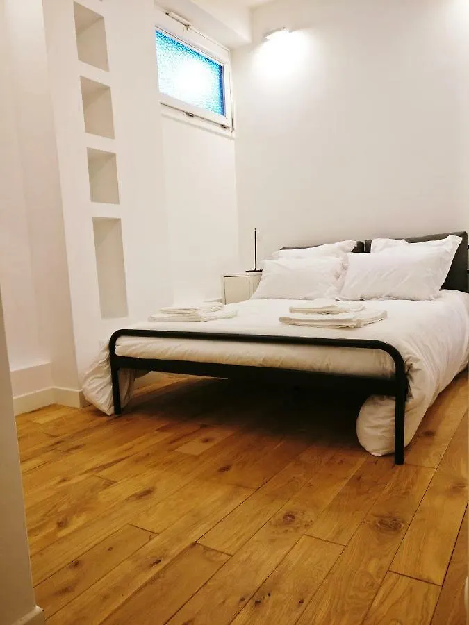 3 Double Bedrooms Apartment In Montmartre Near Subway Ac Paris